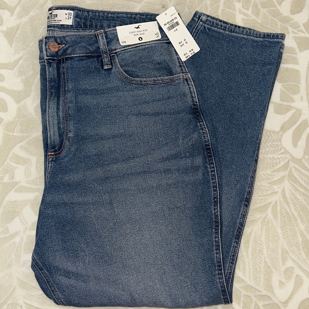 NWT Hollister Curvy High Rise Mom Jean  in Classic Blue 17R